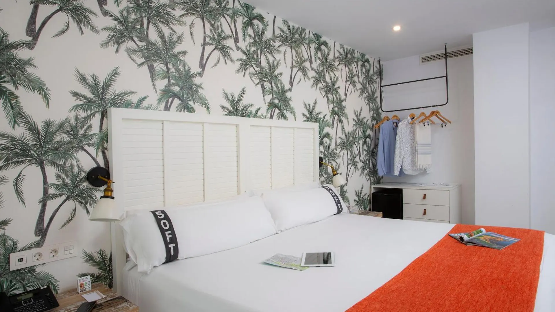Casual Del Mar Malaga Hotel